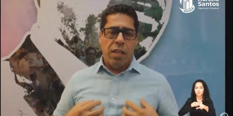 Marcelo Santos discursa durante sessão da Assembleia / Reprodução