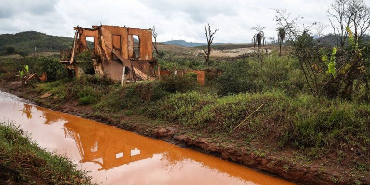 Mariana (MG) - Ruínas em Paracatu de Baixo, distrito de Mariana, após dois anos da tragédia do rompimento da Barragem de Fundão da Samarco  (José Cruz/Agência Brasil)