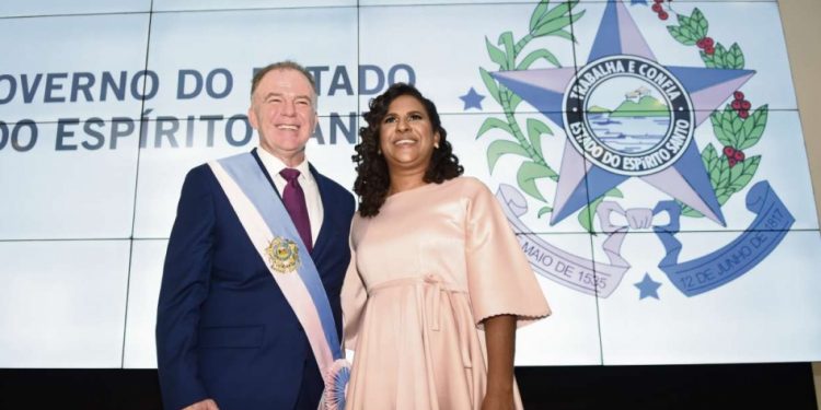 Governador vai a COP-26, na Escócia, e passa o governo para Jacqueline Moraes