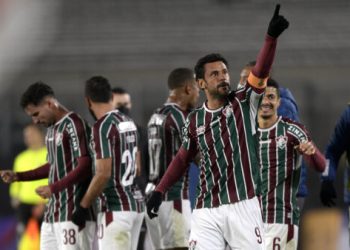 BUENOS AIRES, ARGENTINA - MAY 25: Fred of Fluminense celebrates the the second goal of his team scored by teammate Nene (not in frame) during a group D match of Copa CONMEBOL Libertadores 2021 between River Plate and Fluminense at Estadio Monumental Antonio Vespucio Liberti on May 25, 2021 in Buenos Aires, Argentina. (Photo by Juan Mabromata-Pool/Getty Images)