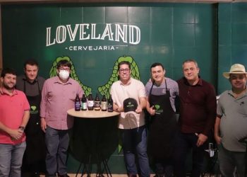 Marcelo Santos em visita à cervejaria Loveland, em Ibatiba. / Foto: Bruno Fritz