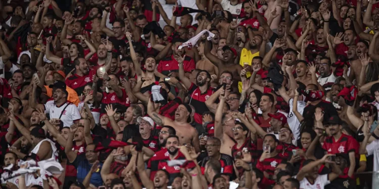 Torcida do Flamengo durante jogo da Libertadores no Maracanã / ESTADÃO CONTEÚDO