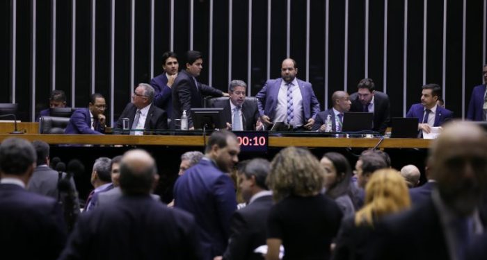 Deputados em sessão do Plenário
Fonte: Agência Câmara de Notícias